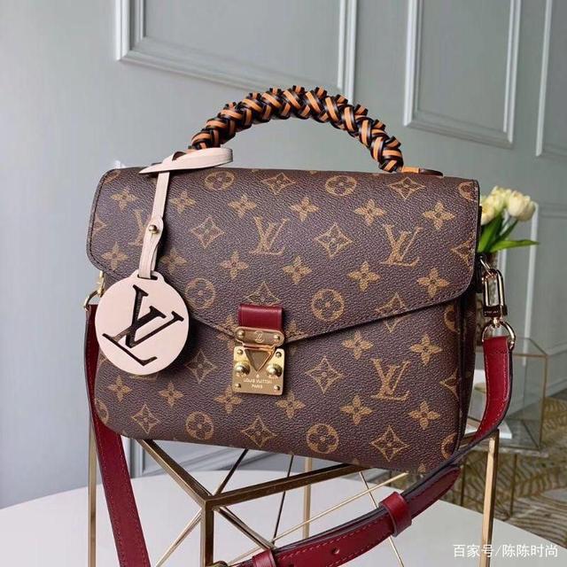 迪奥的标志logo包包，LV的标志logo包包