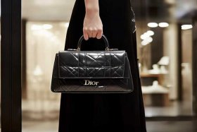 迪奥官方旗舰店官网女包，迪奥女士包官方旗舰店