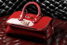 古驰官网gucci包包，古驰官网gucci包包的价格