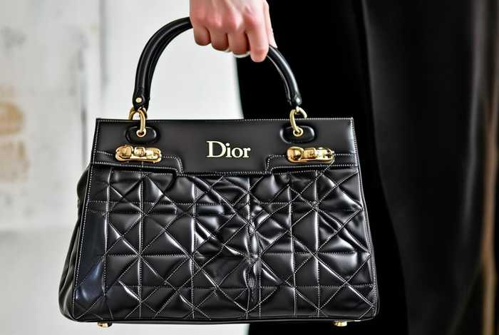 dior是什么牌子包包多少钱、dior是什么牌子的包包价格