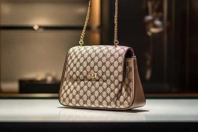 古驰gucci官网旗舰店女包，古驰gucci官网旗舰店女包多少钱