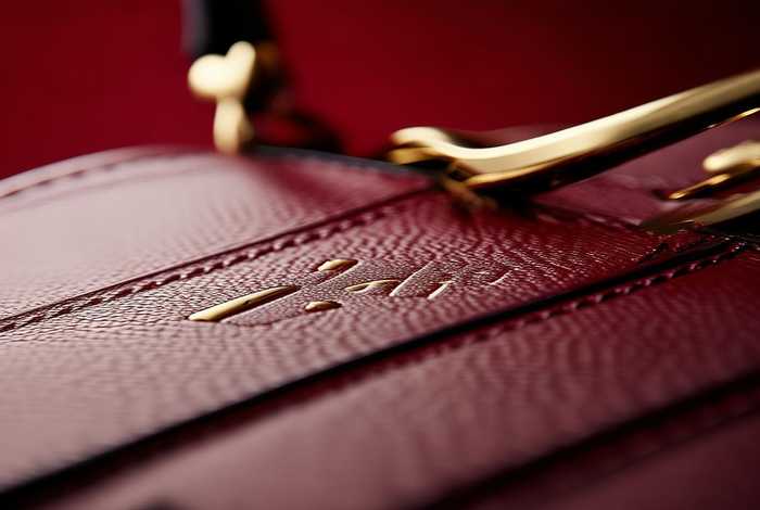 迪奥包包怎么分正品 迪奥包包怎么分辨是不是正品