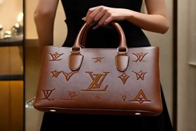 lv女包必买的经典款是什么 lv女包必买的经典款是什么款式