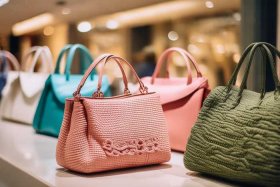2021女包最流行款式直播；2021女包最流行款式颜色