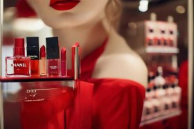 迪奥香奈儿圣罗兰口红色号（香奈儿的香水迪奥的口红圣罗兰的什么）