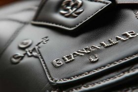 chanel 防伪码（chanel cf防伪码在哪）