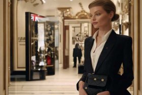CHANEL英国官网入口，chanel英国官网入口