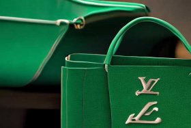 第一款lv包选哪个 - 第一款lv包选哪个颜色好看