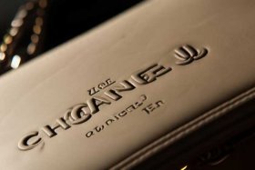chanel包包怎么查询编码、chanel包包编码怎么看