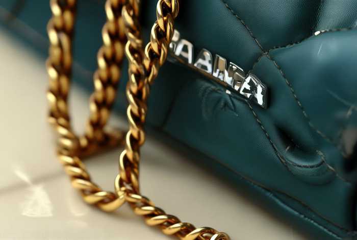 chanel网上怎么查真假 chanel怎么鉴定真假