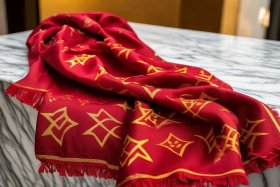 lv官方旗舰店官网正品围巾（lv中国官网旗舰店围巾）