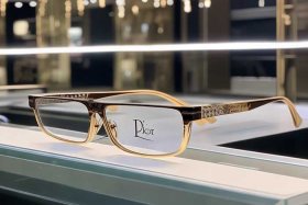 迪奥属于什么档次 迪奥眼镜属于什么档次