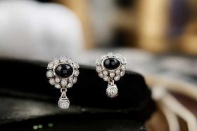 Chanel耳钉19年款会23年再出吗（chanel耳钉19年款会23年再出吗）
