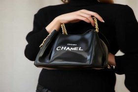 chanel 包包桶包多少钱；chanel水桶包价格