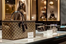 gucci官网中文官方网价格，gucci官网中文官方网价格一样吗