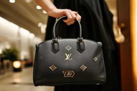 lv品牌介绍翻译，lv品牌介绍翻译成英文