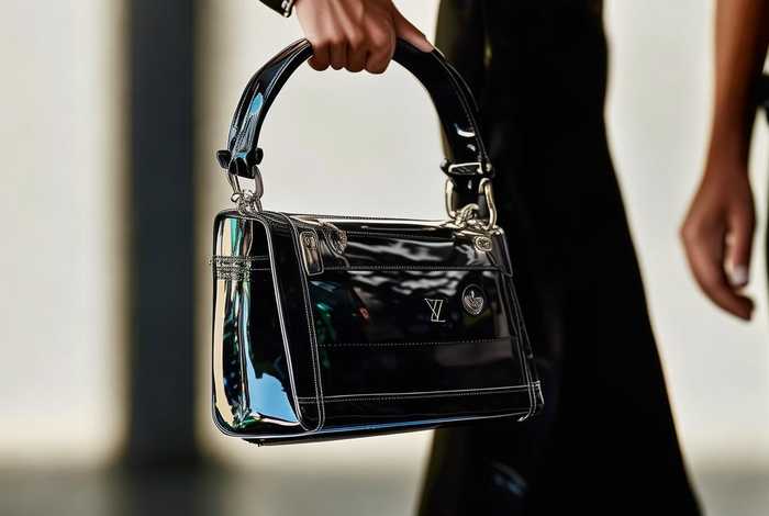 lv2019最火新款女包；lv2019年新款女包