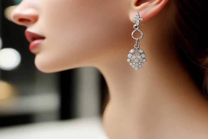 Chanel专柜同款耳环（chanel专柜同款耳环）