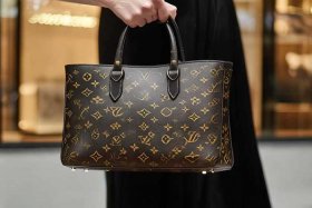 lv经典款女包价格（lv经典款女包价格多少）