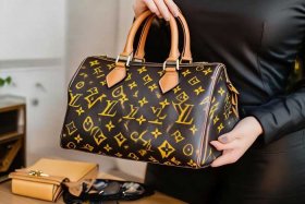 第一支lv包包买什么 第一支lv包包买什么款式