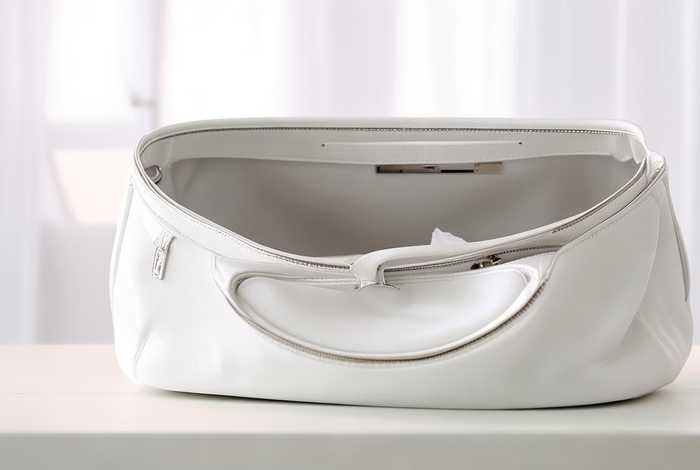 白色的包包怎么清洗，白色的包包怎么清洗才干净