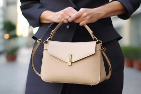 40岁女人买什么包好看、40岁女人买什么包好看又实用