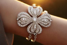 梵克雅宝四叶草手链，梵克雅宝四叶草手链图片