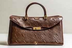 lv女包经典款图片及价格；lv女包经典款图片及价格方形