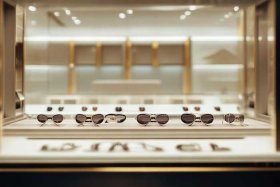 Chanel眼镜专柜（Chanel眼镜专柜内部条码）