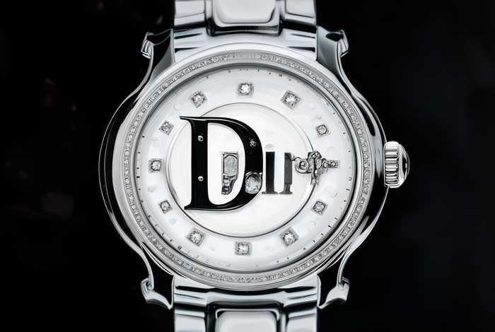 迪奥官网正品查询号码，迪奥官网正品查询号码是什么