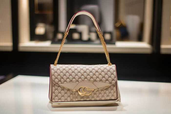 古驰gucci官网旗舰店女包，古驰gucci官网旗舰店女包多少钱