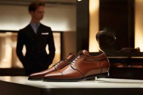 古驰中国官网旗舰店男鞋，古驰中国官网旗舰店男鞋是正品吗