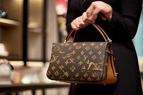 50岁女性lv包推荐 50岁女人包包推荐