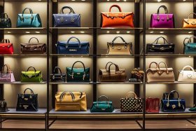 大牌包包生产厂家有哪些；大牌包包生产厂家有哪些品牌