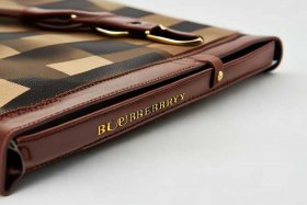 burberry包包图片，burberry包包官网价格和图片