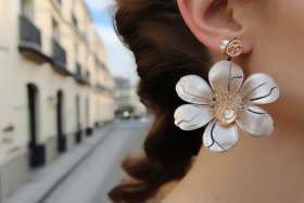 Chanel耳饰；chanel耳饰