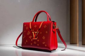 lv现在最火爆的包 - lv现在最火爆的包是哪款