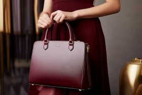 30岁女人包包选什么品牌（30岁女人包包选什么品牌好）