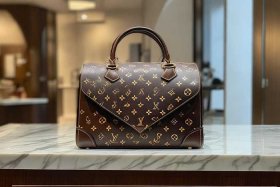 LV女包官方价格，lv女包官方价格