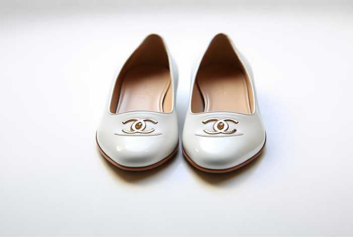 chanel官网女鞋白；chanel女鞋中国官网