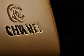 chanel包序列号怎么看（最全chanel序列号怎么看年份）