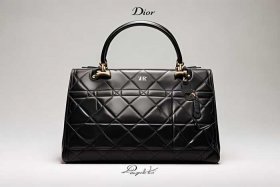 迪奥包包官网经典款、迪奥包包官网经典款多少钱