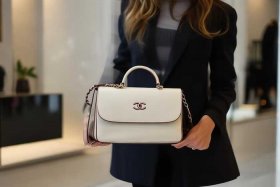 chanel中国官网包购买、chanel中国官网买包吗