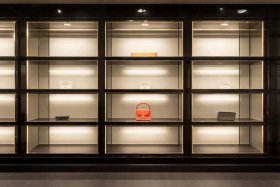 chanel官网怎么没有包包；chanel官网为什么没有包包