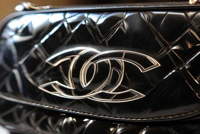 chanel镭射8位 - chanel 镭射标在哪个位置