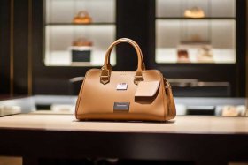 lv女包最便宜多少钱（lv女包最便宜的是哪一款多少钱）