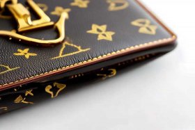 lv女包官网价格及图片 正品（lv女包官网价格及图片 正品皮）