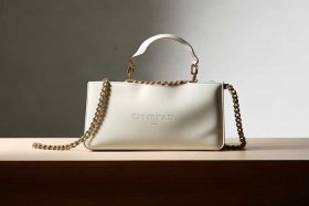 chanel 官网 包包波兰 - chanel laboy价格
