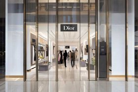 迪奥中国官方旗舰店在哪里；迪奥中国官方旗舰店在哪里发货