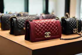 chanel官网中国包包价格漆皮 chanel包包官网价格表图片